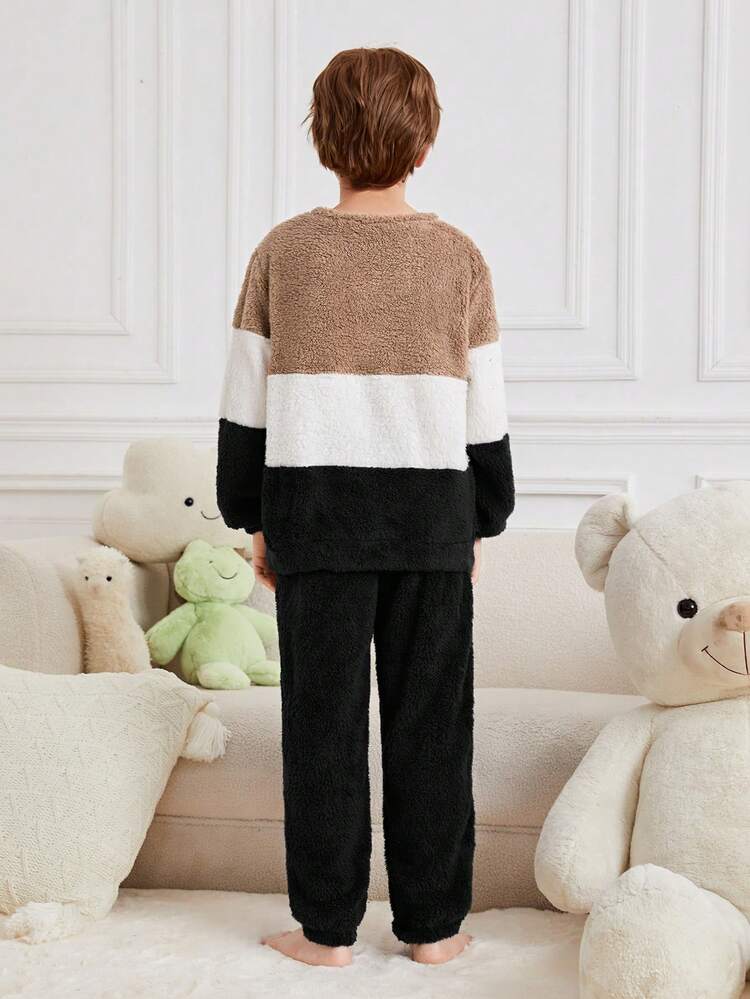 SHEIN Conjunto De Ropa De Casa Para Niños Que Incluye Sudadera Con Peluche De Bloqueo De Color Y Pantalones Largos En Color Sólido, Ideal Para Invierno - Negro - Ver 5