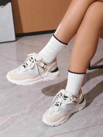 字母圖形系帶運動休閒鞋