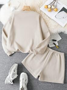 SHEIN EZwear Của phụ nữ In Khẩu hiệu Áo thể thao và quần đùi 2 mảnh Bộ - Màu Khaki - Xem 2