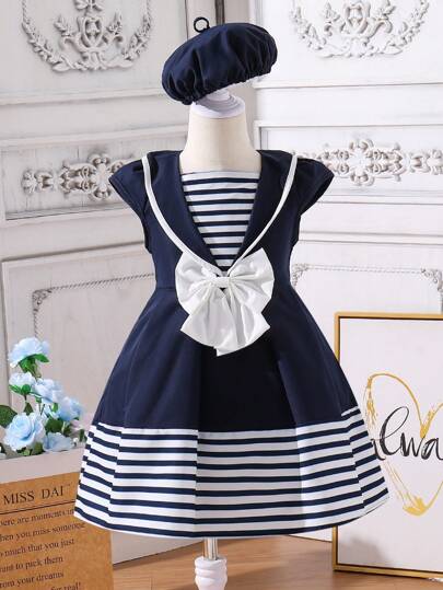 SHEIN 年轻女孩条纹连衣裙配蝴蝶结装饰帽袖和帽子套装