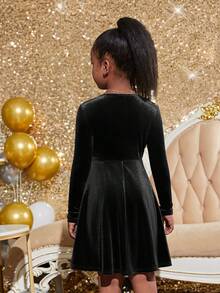SHEIN Girls' Fashionable Party V-neck Solid Color Velvet Long Sleeve Dress - Black - View 2