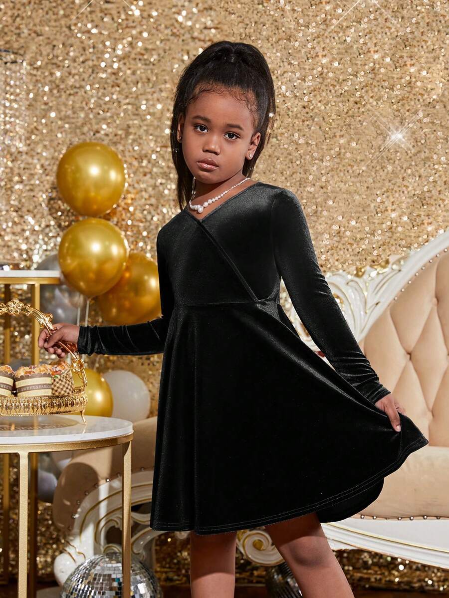 SHEIN Girls' Fashionable Party V-neck Solid Color Velvet Long Sleeve Dress - Black - View 1