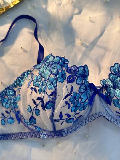 Esselle Bloemen Geborduurde BH Slipje Underwear Lingerie Set view 4