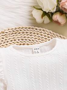 SHEIN 3pcs Em bé Cô gái Bộ Bao gồm Chi tiết Ruffle Tay áo dài Áo , 	
Fuzzy áo có mũ Áo vest Và Quần - Hồng - Xem 3