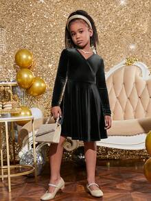 SHEIN Girls' Fashionable Party V-neck Solid Color Velvet Long Sleeve Dress - Black - View 4