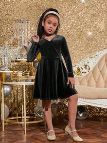 SHEIN Girls' Fashionable Party V-neck Solid Color Velvet Long Sleeve Dress - Black - View 5