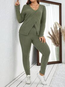 SHEIN Frenchy 大尺碼 Cross Wrap 長袖 T 恤和緊身褲套裝 - 綠色 - 查看 3