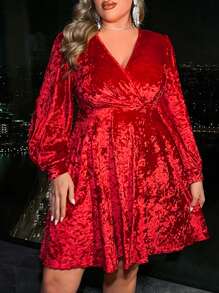 SHEIN Franclia 大尺碼天鵝絨 V 領長袖連身裙 - 紅色 - 查看 4