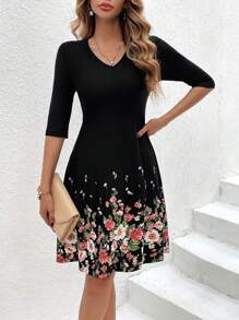 SHEIN Clasi Women's Slim Fit V-neck Black Dress With Floral Print - Multicolor - View 3