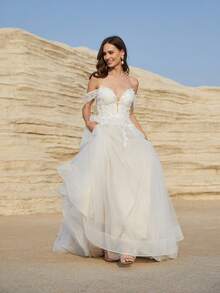 Elegant Lace Splice Off Shoulder Deep V-Neck Wedding Dress - Beige - View 4