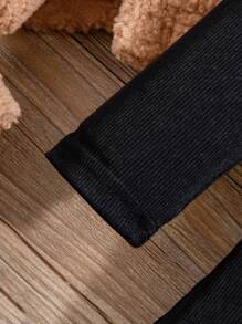 SHEIN Conjunto De Dos Piezas Para Niñas, Que Incluye Chaqueta De Forro Polar Color Caqui Y Vestido Negro, Para Niños Mayores