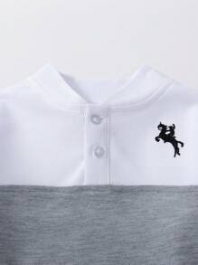 SHEIN 男孩2入組休閒時尚色塊馬繡長袖襯衫和時尚褲帶套裝，適合旅行、派對和節日 - 淺灰色 - 查看 3