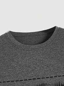 ROMWE Grunge Punk Camiseta Casual De Manga Corta Con Cuello Redondo Con Diseño De Cráneo Y Ojos Impresos - Gris Oscuro - Ver 3