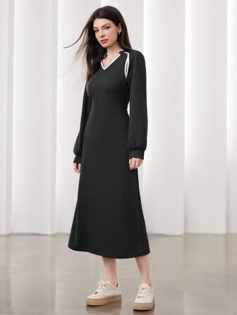 Mulvari Farbblock Damen Kleid Mit Geriffelter Ausschnittblende Und Kontraststich