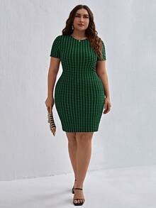 SHEIN Essnce Plus Size Short Sleeves Round Neck A-line Dress In Houndstooth Pattern - Green - View 5