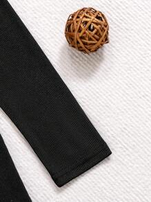 SHEIN Conjunto De Dos Piezas Para Niñas, Que Incluye Chaqueta De Forro Polar Color Caqui Y Vestido Negro, Para Niños Mayores