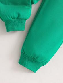 SHEIN 小女孩心形和字母印花連帽衫和運動長褲套裝 - 彩色 - 查看 6