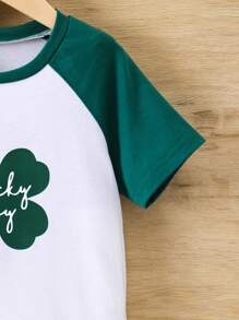 SHEIN Boys' Clover Print Raglan Sleeves Tee