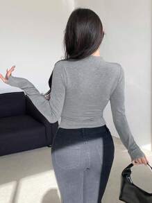 DAZY 女士裹身短款 T 恤，秋季服装长袖女上衣 - 淺灰色 - 查看 3