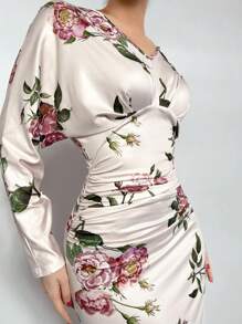 Aloruh 褶皺花卉印花v領長袖連衣裙 - 杏色 - 查看 5