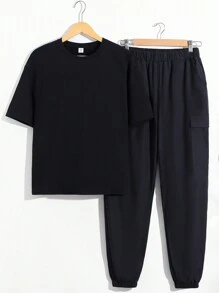 SHEIN 十幾歲男孩休閒寬鬆翼形字母印花短袖上衣搭配工裝褲套裝套裝 - 黑色 - 查看 2