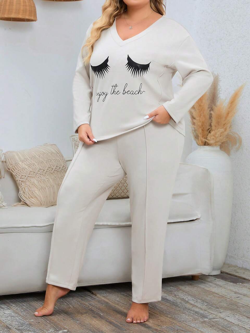 Plus Size Pattern Printed V-neck Top And Long Pants Pajama Set