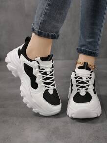 女士休閒厚底鞋，時尚透氣運動運動鞋 - 黑與白 - 查看 1
