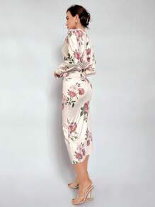 Aloruh 褶皺花卉印花v領長袖連衣裙 - 杏色 - 查看 2