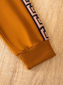 SHEIN Bé trai Khối màu Hình học Mô hình Tay áo dài Áo Và Quần Hai chiếc Bộ Đối với Mùa Thu /đông - Nhiều màu - Xem 6