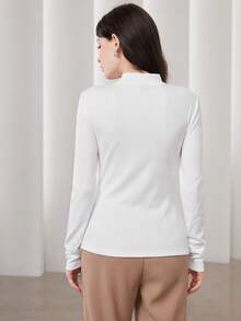 Mulvari 女士長袖字母印花立領t恤 - 白色 - 查看 4