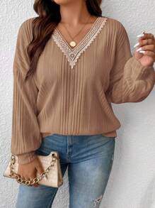 SHEIN Frenchy 大尺碼蕾絲裝飾長袖t恤 - 卡其色 - 查看 1