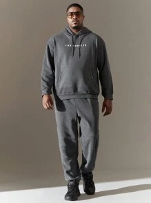 SHEIN Manfinity Homme 男士加大尺碼字母印花帽衫套裝,附有袋式口袋和運動長褲 - 深灰色 - 查看 4