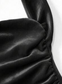 Sweetra 褶饰细节挂脖式连衣裙，带荷叶边下摆，超长款女装 - 黑色 - 查看 3