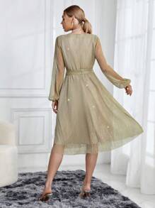SHEIN Privé Tay áo lồng đèn Cổ chữ V Đầm - Rượu sâm banh - Xem 2