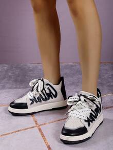 Women's Casual Fashionable Sneakers, Alphabet Color Block Skate Shoes, High Top Lace-Up Shoes - Black - View 3