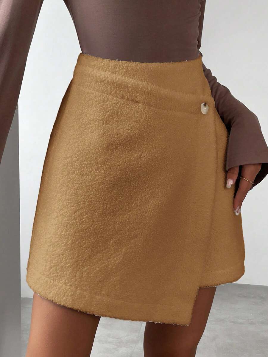 SHEIN Privé 毛茸茸的交叉包裙 - 卡其色 - 查看 1