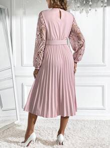 SHEIN Privé 女士蕾絲拼接腰帶褶皺裙擺連衣裙 - 粉色 - 查看 2