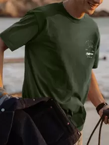 Camiseta de manga corta de cuello redondo casual con estampado de árbol de coco y letras para hombres, ropa de vacaciones, verano 2025 - Verde militar - Ver 5