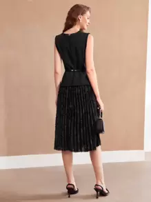 MOTF PREMIUM Chất rắn Cổ v
Fuzzy Váy có thắt lưng - màu đen - Xem 5