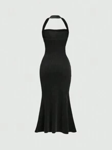 Sweetra 褶饰细节挂脖式连衣裙，带荷叶边下摆，超长款女装 - 黑色 - 查看 2