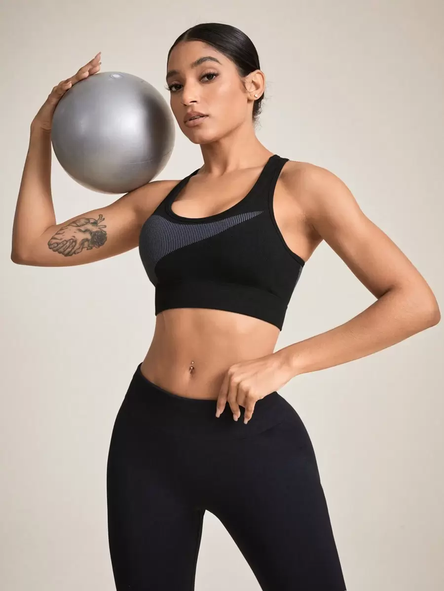 Easithlete Seamless High Elasticity Sports Bra - Black - View 1