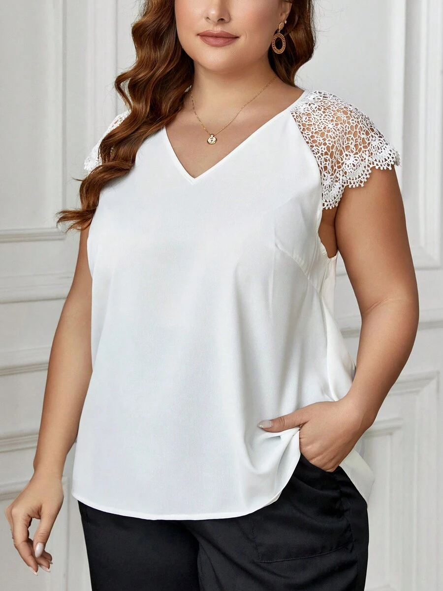 SHEIN Clasi Blusa Blanca De Talla Grande Con Mangas Raglán Y Encaje Con Inserción De Hombro - Blanco - Ver 1