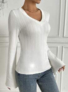Chiquease V領喇叭袖t卹 - 白色 - 查看 3