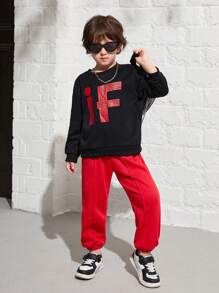 SHEIN 2 piezas Conjunto informal y cómodo para niño joven con sudadera de cuello redondo con estampado de letras y pantalón de felpa liso y acolchado - Multicolor - Ver 3