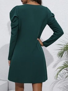 SHEIN LUNE 女裝純色珍珠釘襯托膀豆袖連衣裙 - 綠色 - 查看 2