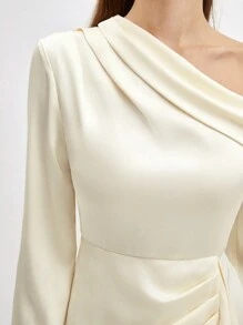 BizChic Một bờ vai Chảy xệ Hem Đầm - Rượu sâm banh - Xem 7