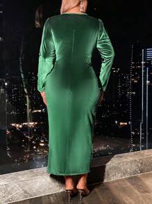 Calvaya Plus Size Velvet Wrapped Dress - Dark Green - View 2