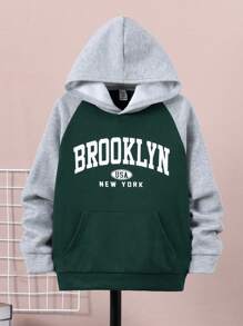 SHEIN Sudadera con capucha de colores contrastantes y gráfico con letra para niño preadolescente