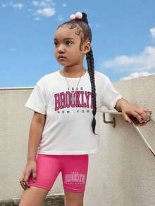 SHEIN 2入組幼兒女童休閒字母印花短袖t恤和騎行褲套裝 - 彩色 - 查看 3