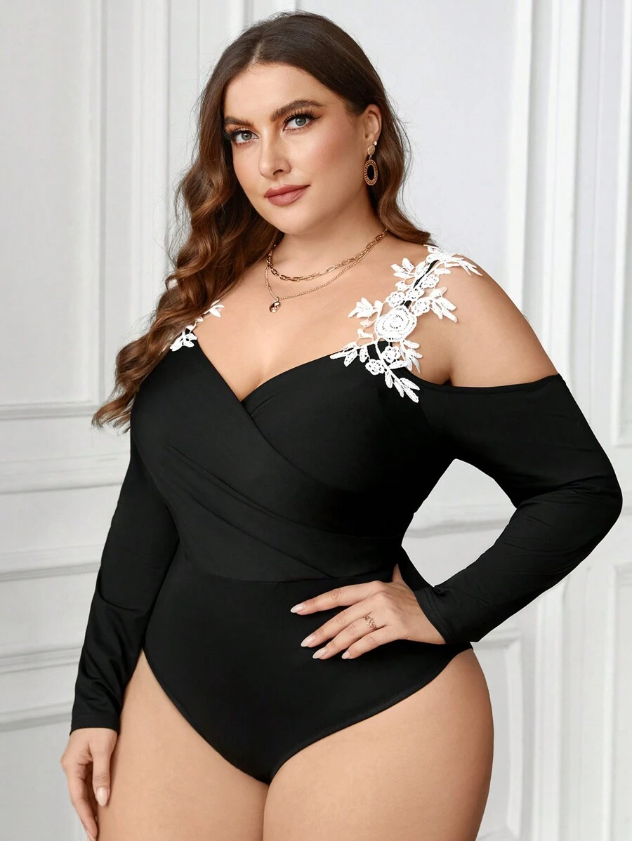 Celure Body Épaules Dénudées Taille Plus Brodé Fleuri À Patchwork Évidé